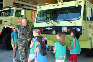 girls_at_fire_station