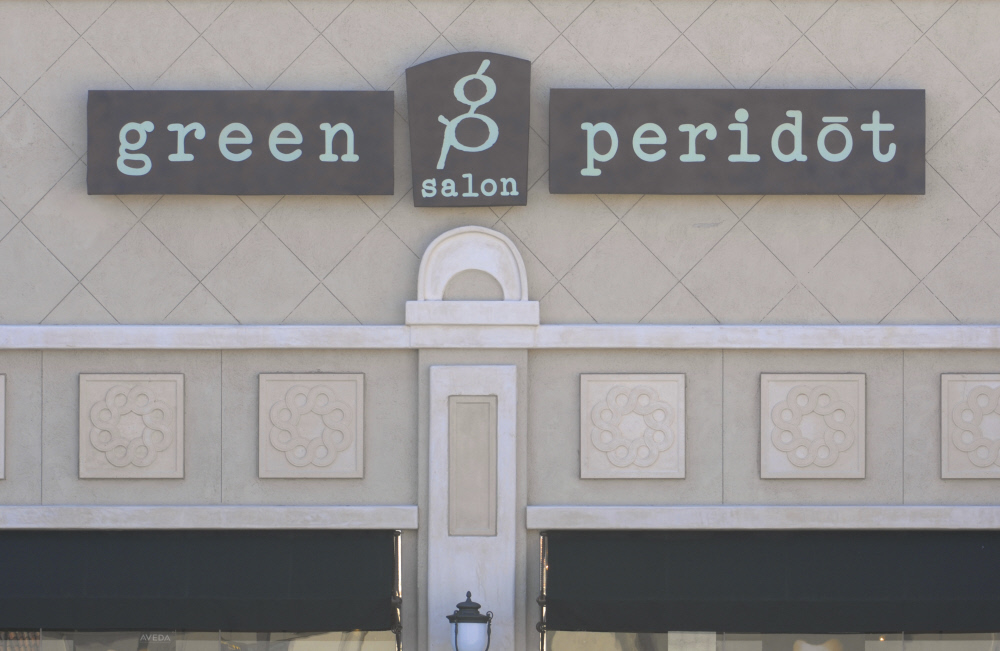Green Peridot Outside Sign - Daytime
