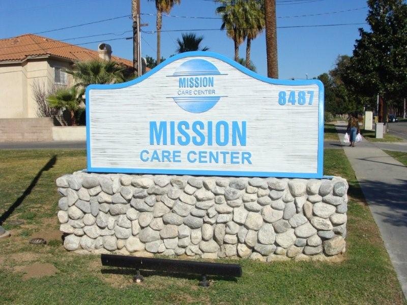 M6470 - Sandblasted HDU Sign Mounted on Top of Rock Monument Base