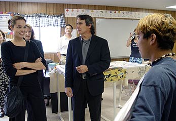 Goodwill Ambassador Jolie visits children at Southwest Key