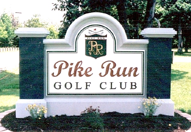 E14002 - Golf Club Entrance Sign with Pillars