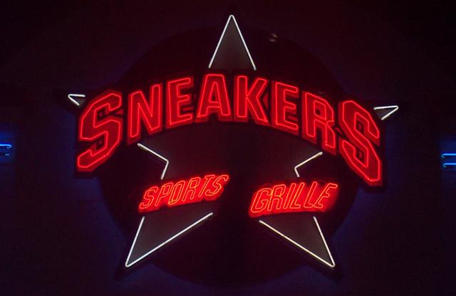 SNEAKERS GRILL