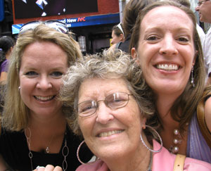Sandra Nentwig with daughters Karry and Kelly