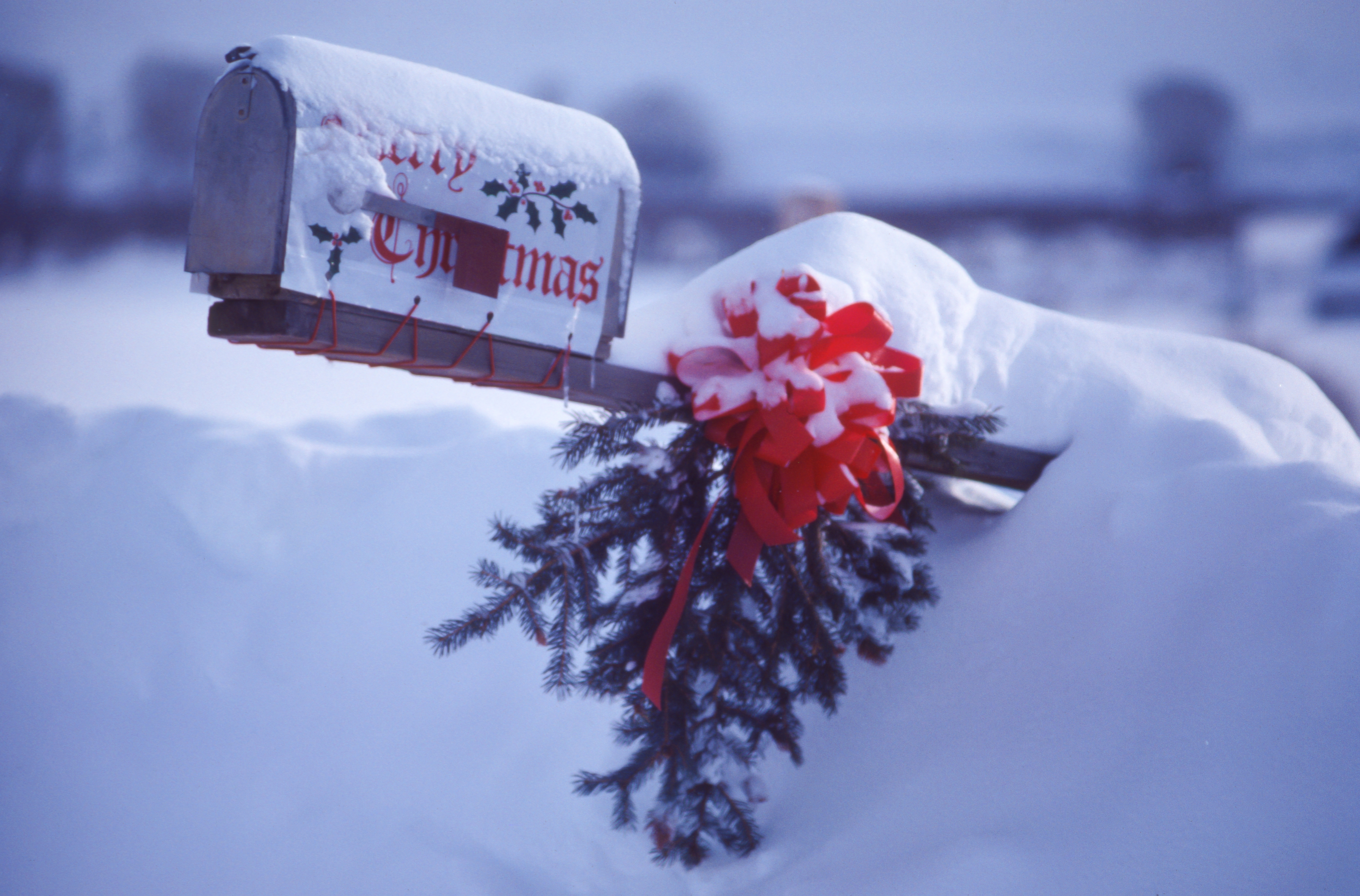 Guide to Direct Mail During the Holidays