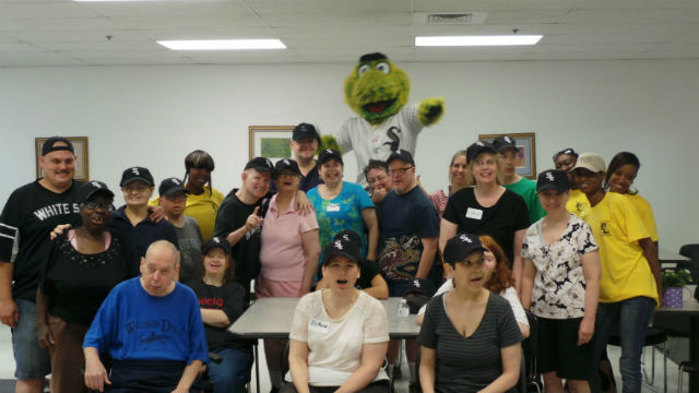 Chicago White Sox Volunteer Corps and Chicago Cares Volunteer at Park Lawn