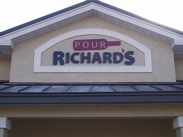 Pour Richard's