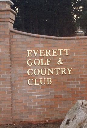 Everett Golf and Country Club Entrance