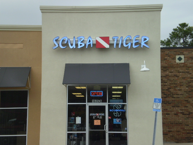 SCUBA TIGER