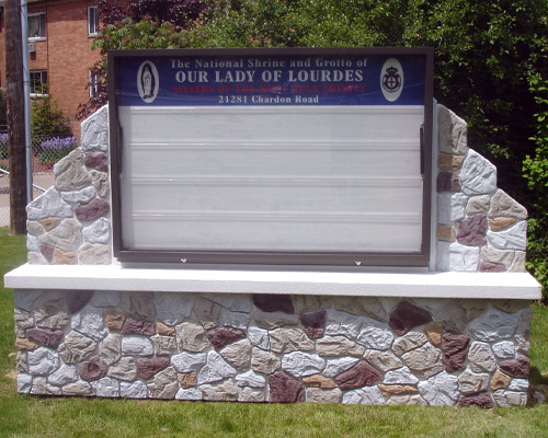 D13048 - Changeable Text Church Monument Sign
