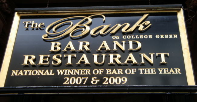 Y27659  - Upscale English-Style Bar and Restaurant Sign with Cutout Standoff Gold Letters
