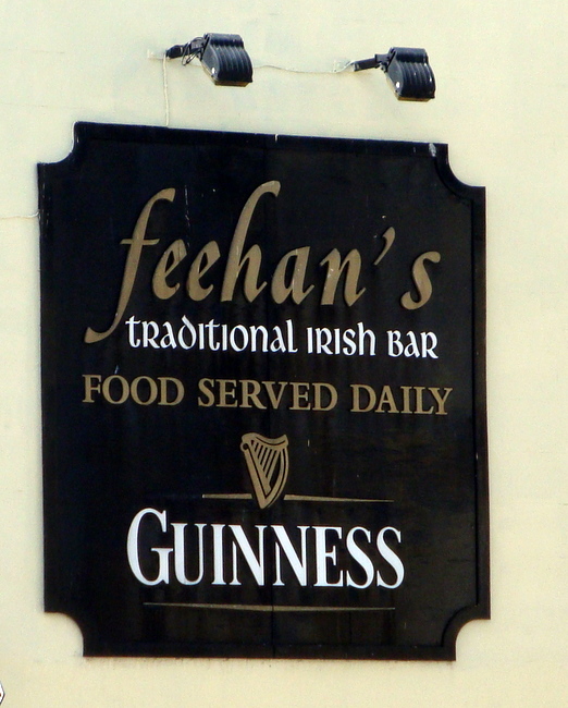 Y27670 - Gold, White and Black Irish Bar Sign with Guiness and Irish Harp