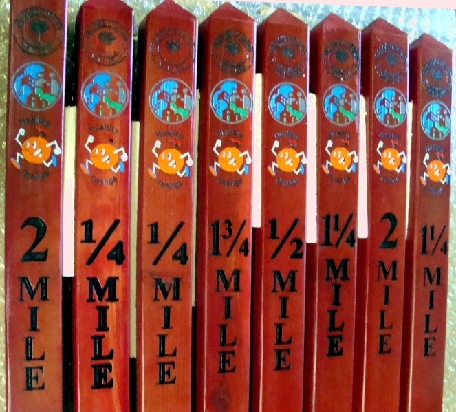 G16150 - Redwood Trail Markers with Distance and Insignia (Engraved)