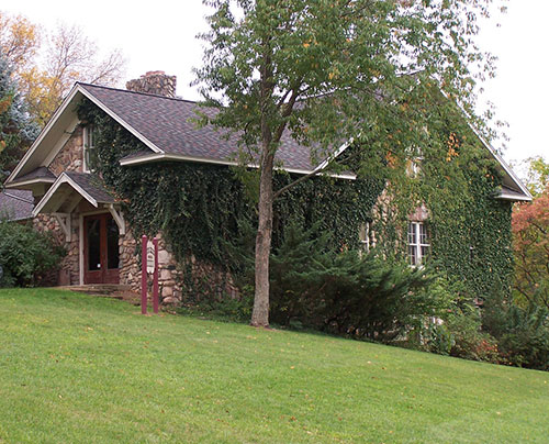 Irving D. Charlton Memorial Museum