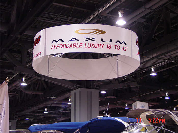 Maxum Custom Banner