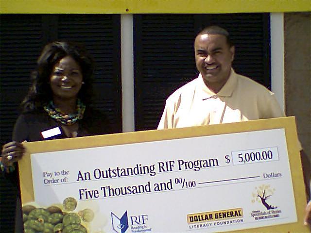 Dollar General Literacy Foundation Grants Communities In Schools $5,000 to support the Reading Is Fundamental Program