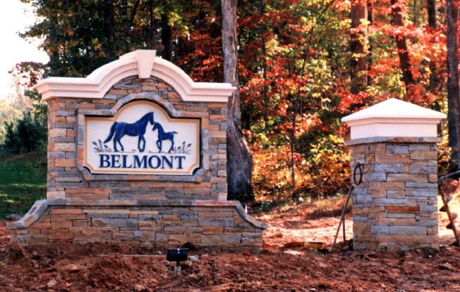 P25001 - Horse Farm Monument Sign