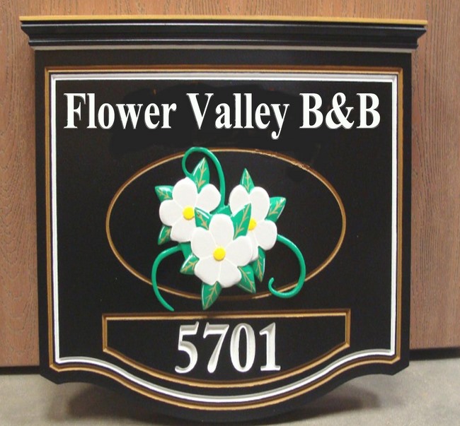 T29033 -Carved Wood B&amp; B Sign with White Flower