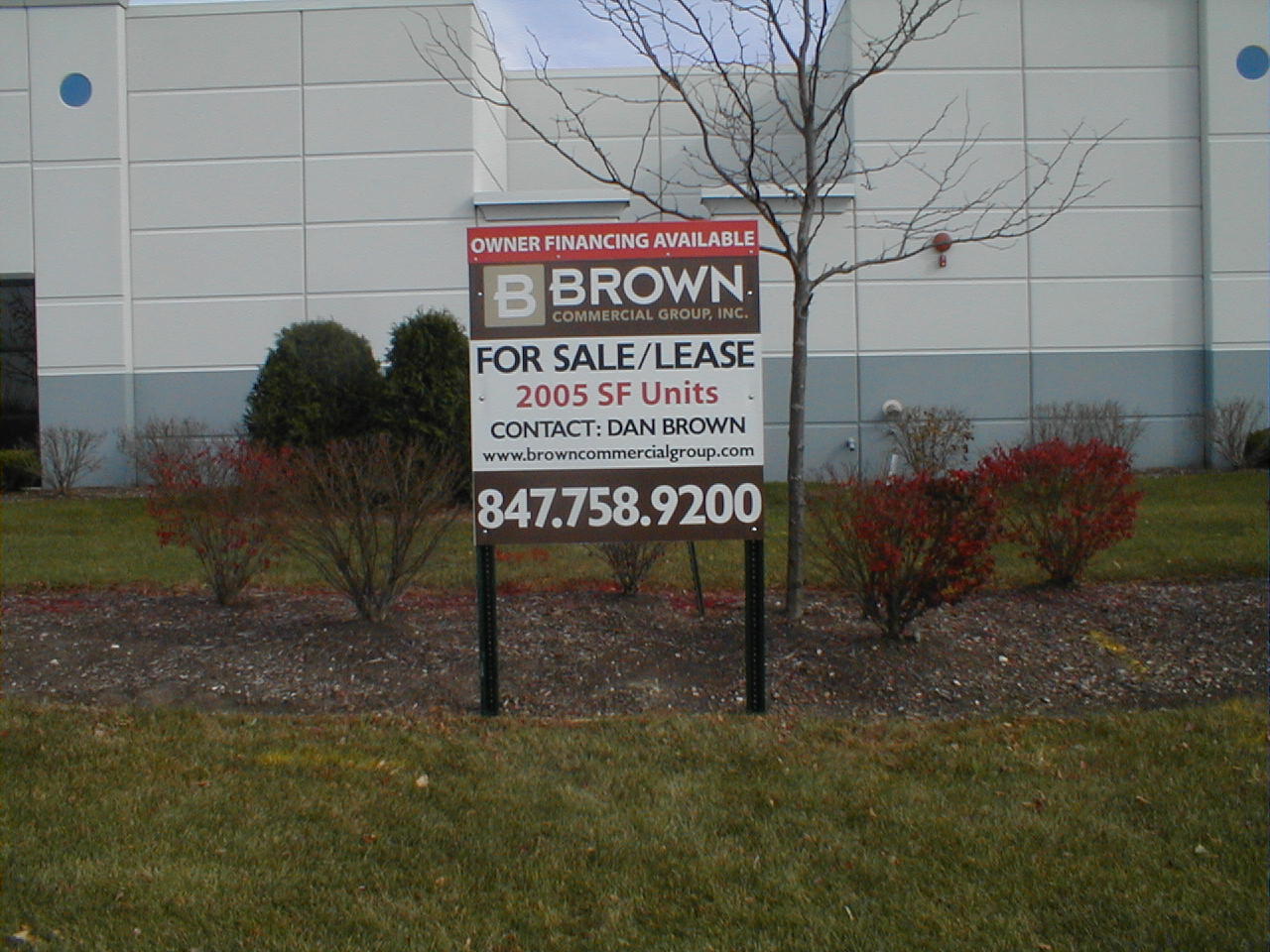 Commercial real estate sign