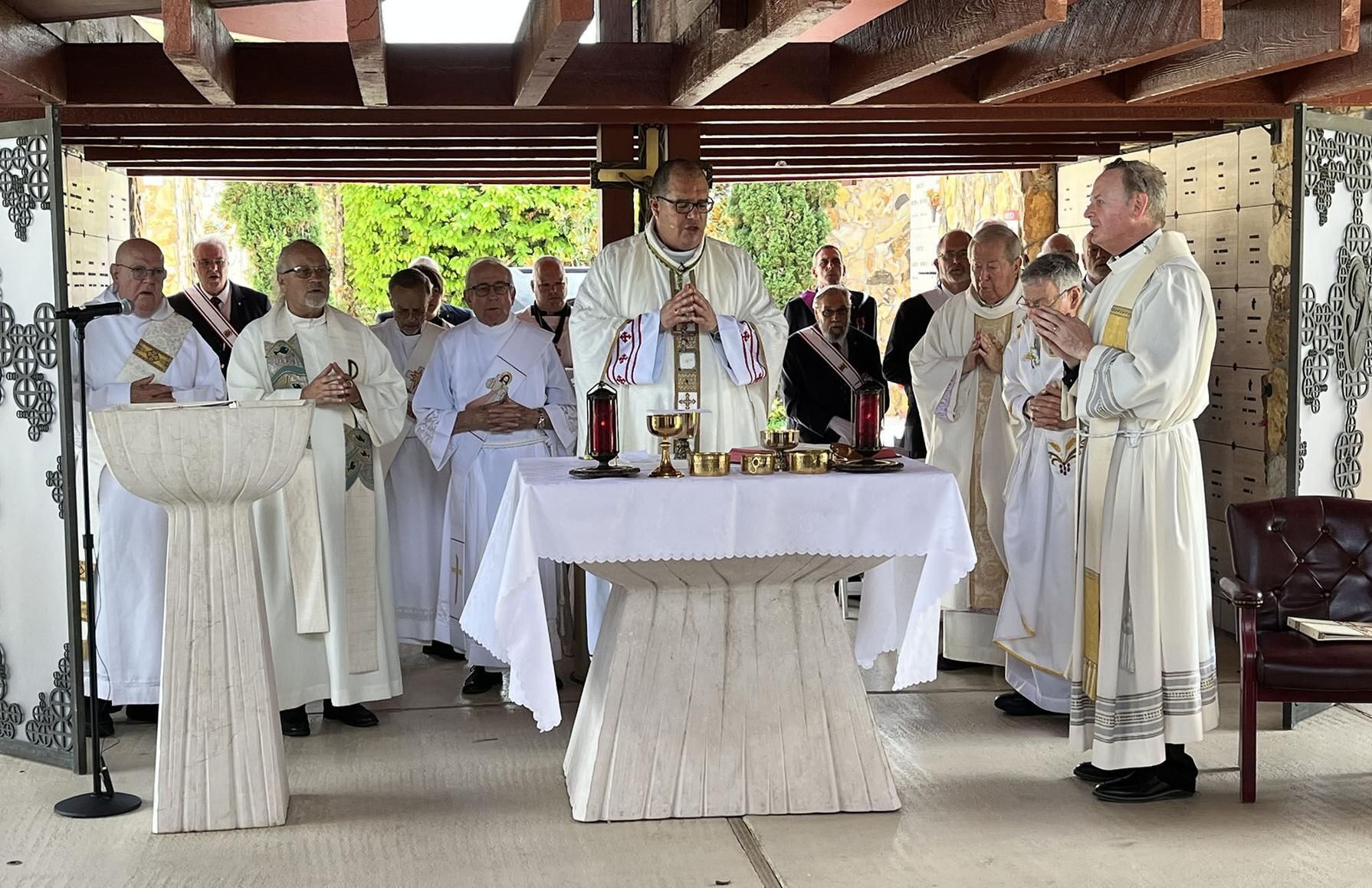 Bishop Manuel de Jesús Rodríguez leads the Memorial Day Mass at Our Lady Queen of Peace Cemetery May 25, 2026.