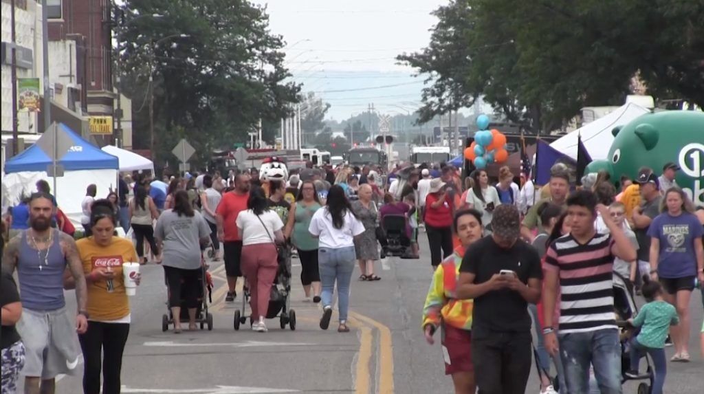 Downtown Scottsbluff, Sidewalk Sales, 18th Street Plaza, Farmer's Market, Christmas Parade