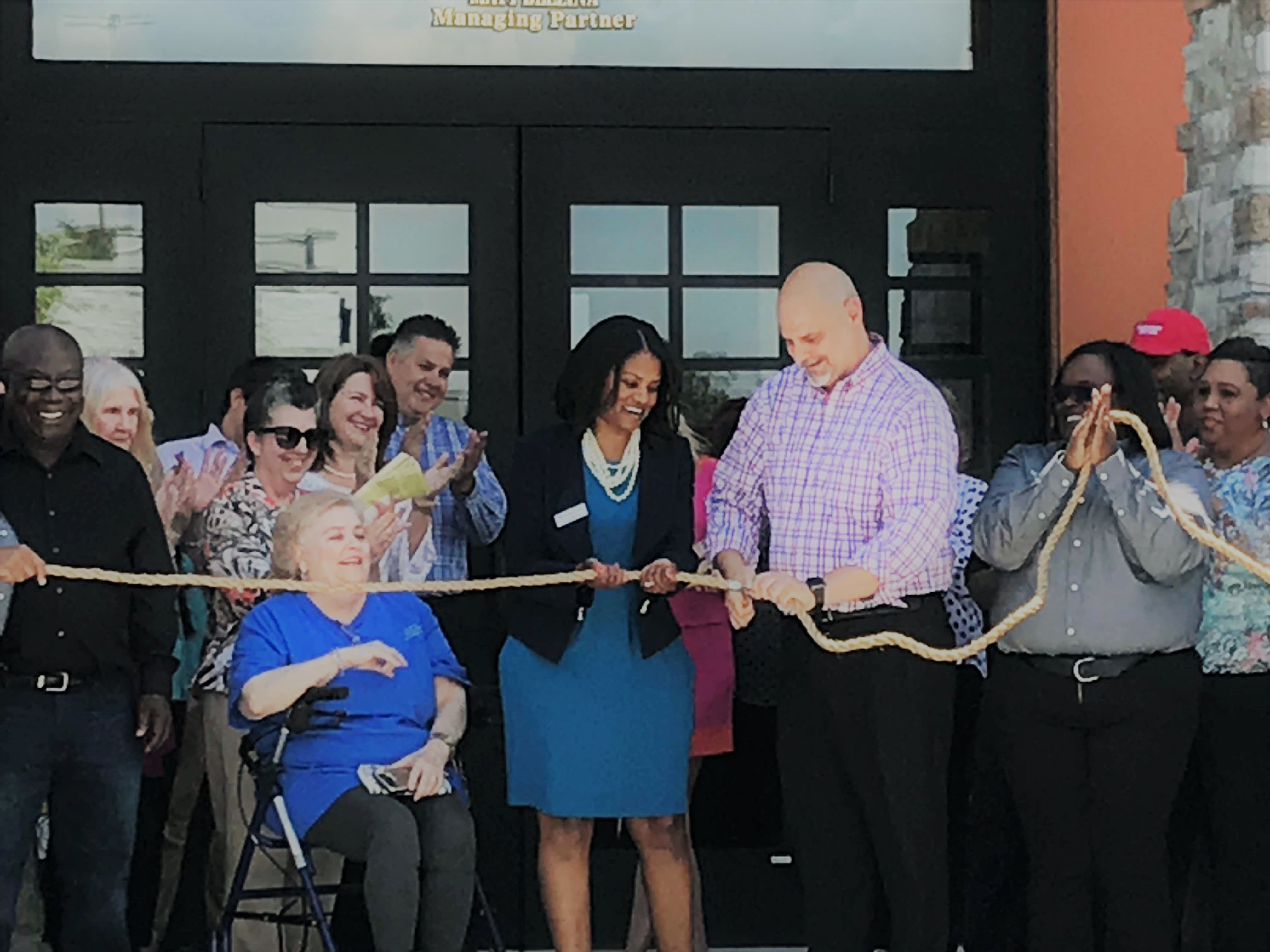 LongHorn Steakhouse Opens in Baton Rouge
