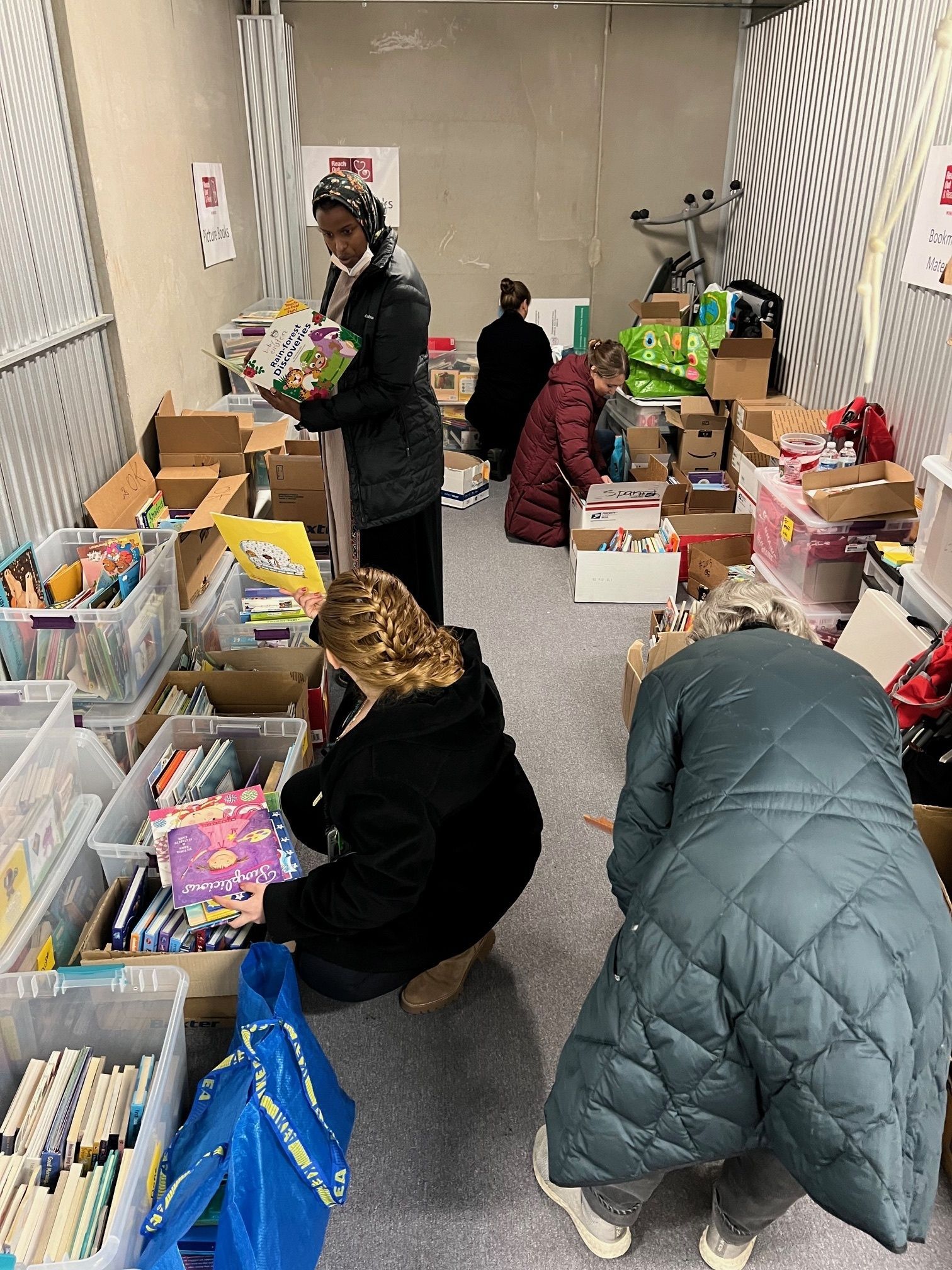 Volunteers/Donors needed for bookshelf project