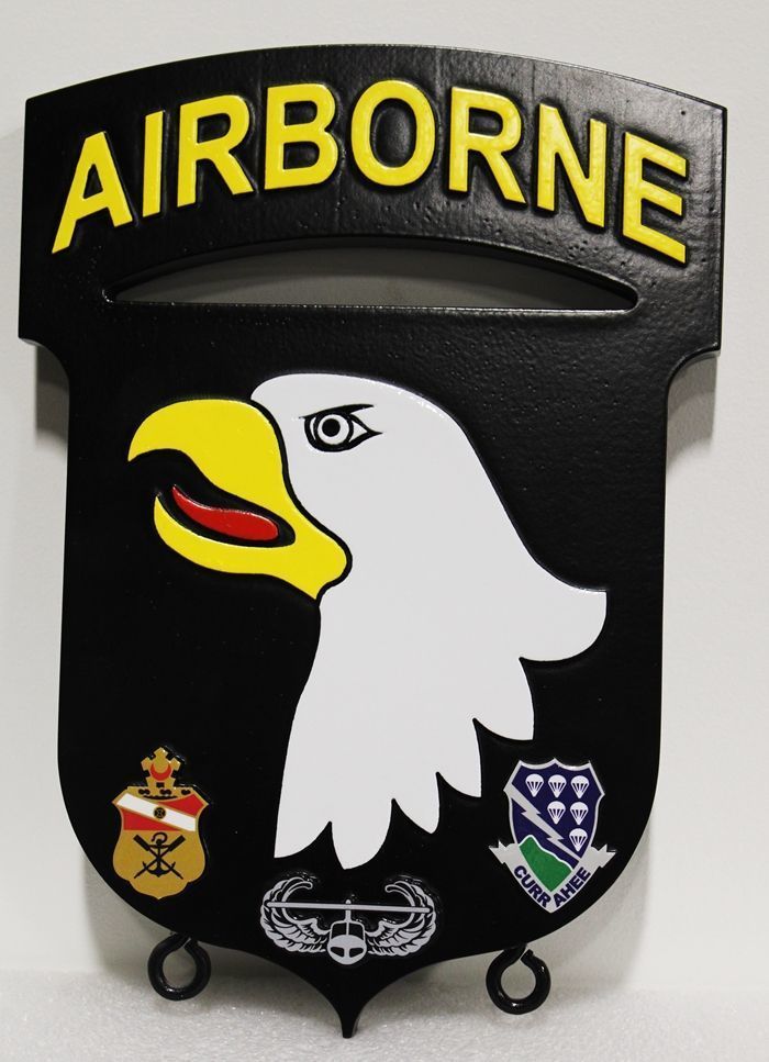 V31758 - Carved 2.5-D Wall Plaque Featuring the Crest of the US Army's "Screaming Eagles", 101st Airborne Division, with Head of Eagle
