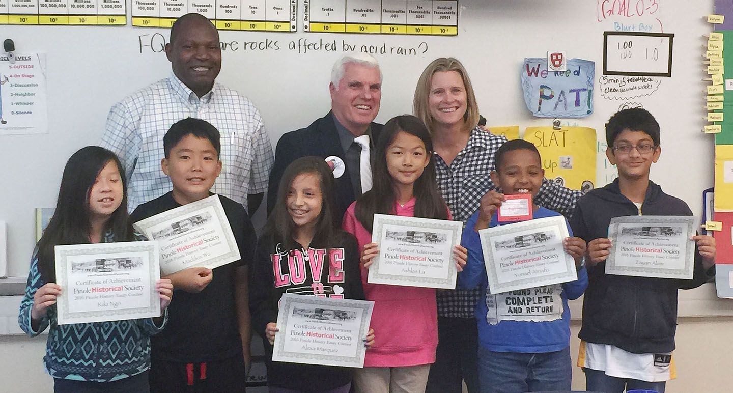 Mayor Roy Swearingen and contest participants at Stewart Elementary School