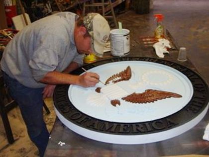 Hand-painting Great Seal of America
