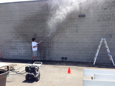 How to prep a wall for vinyl wall graphics