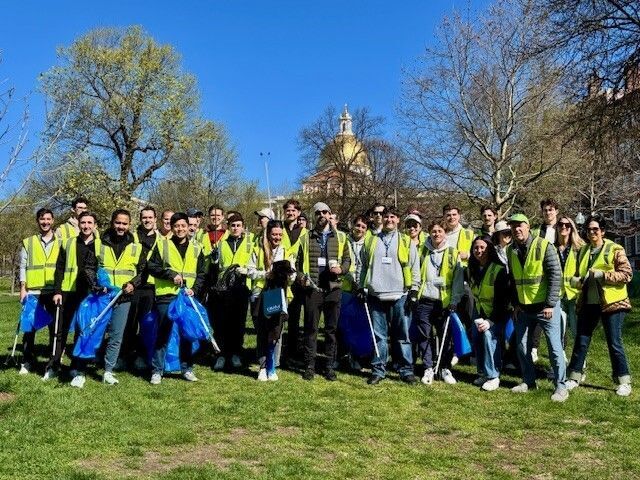 Alvarez & Marsal Volunteers