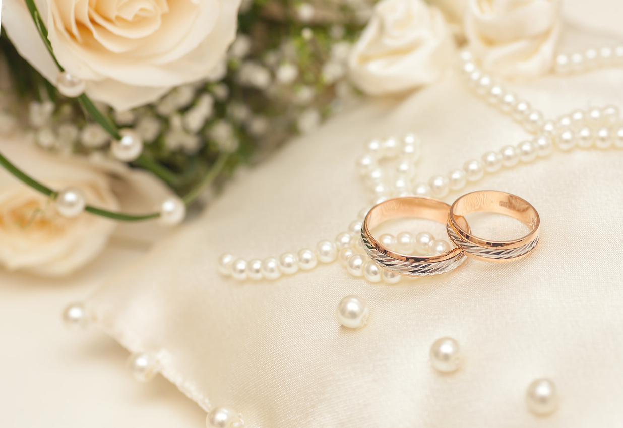 A Wedding, a Death and a Year of Living Alone