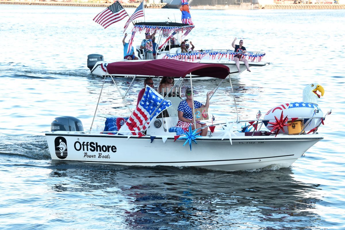 July 4th Boat Parade : Events : Friends of the Riverwalk