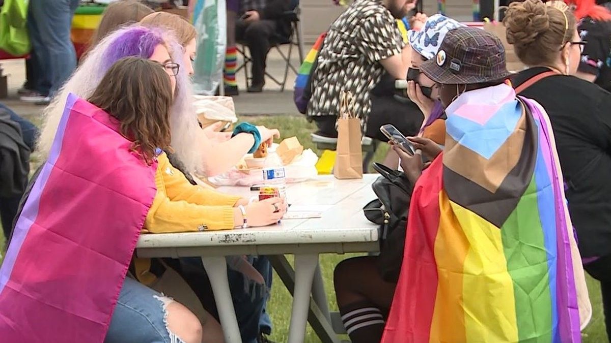 Illinois foster parents, staff trained to support LGBTQI+ youth in care.