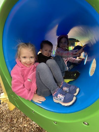Kids in tunnel