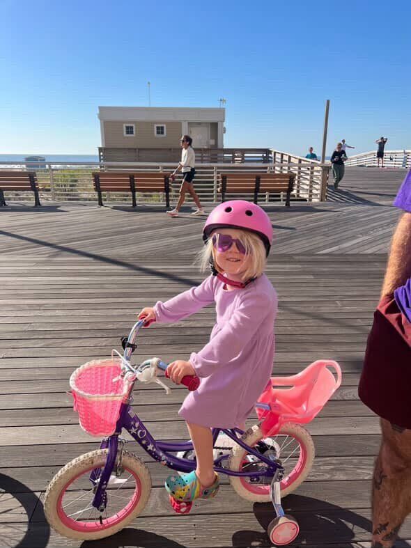 Isla's Royal Riders Cure the Cycle team