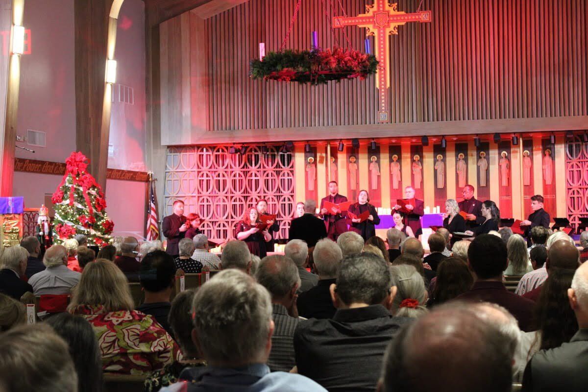 A Candlelit Christmas: Seraphic Fire’s Holiday Tradition Returns