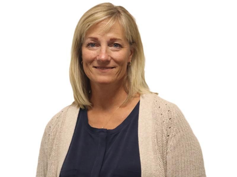 MARIA ALLEN, ALUMNI RELATIONS COORDINATOR