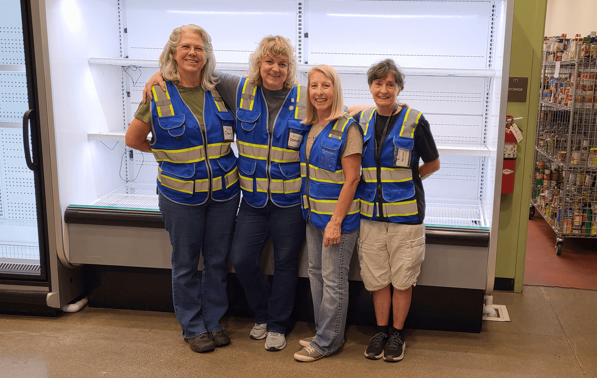 Become a Super Volunteer: Lead the Way in the Fight to End Hunger
