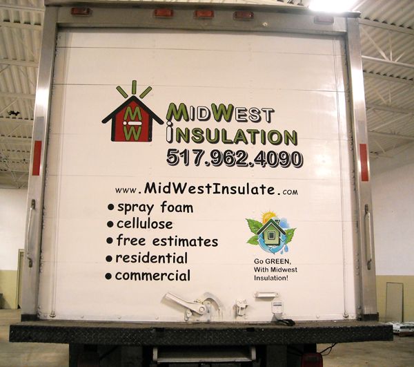 Full color logo print. Box truck vinyl lettering.