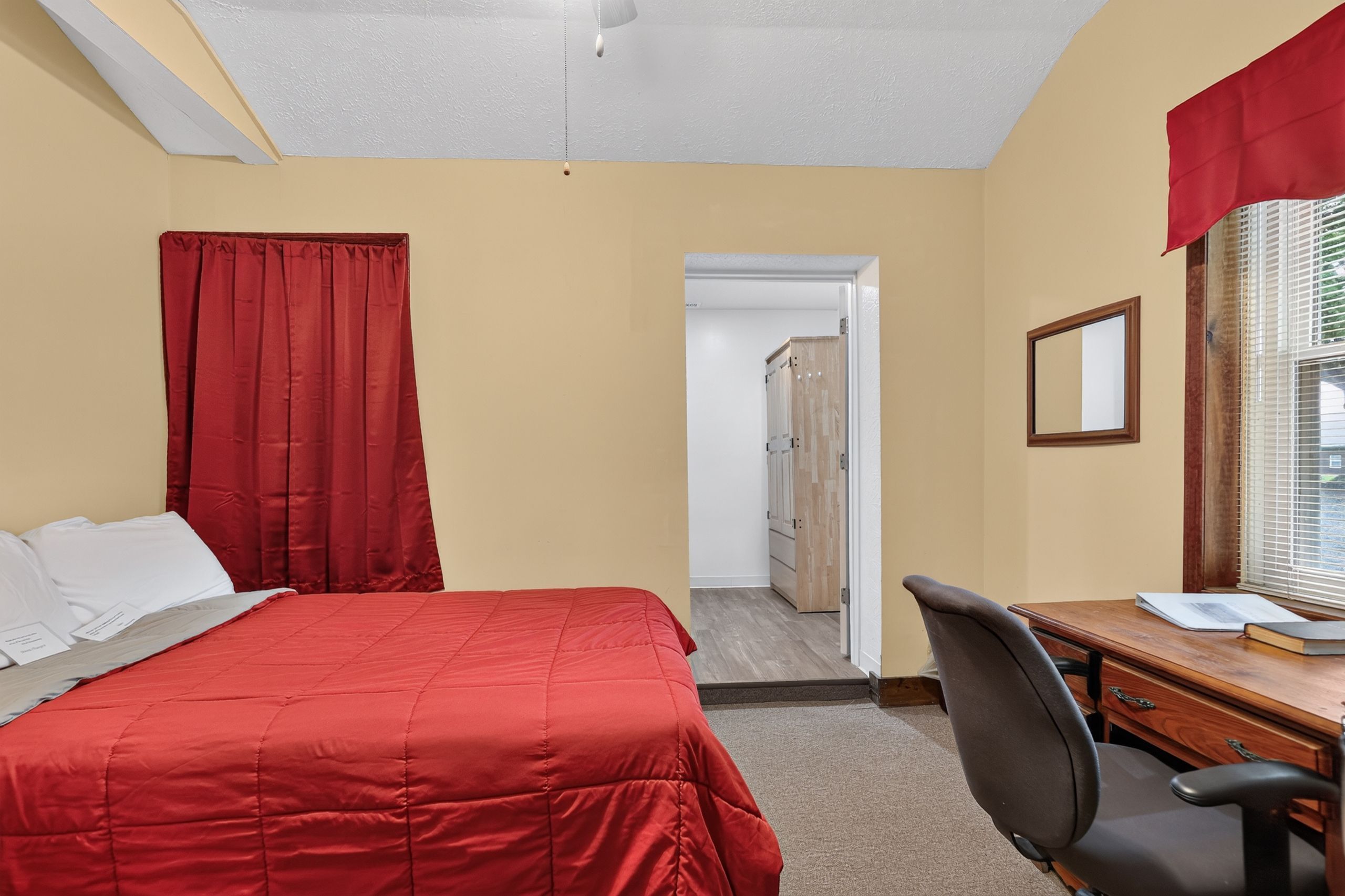 Room 1 - Double Bed