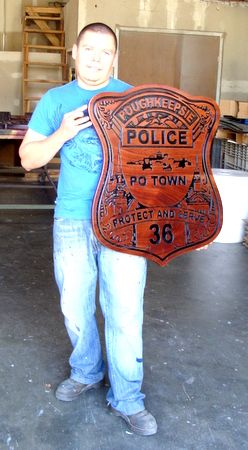 PP-1555 - Engraved Wall Plaque of the Police  Badge of  Poughkeepsie,   N.Y. ,  Cedar Wood