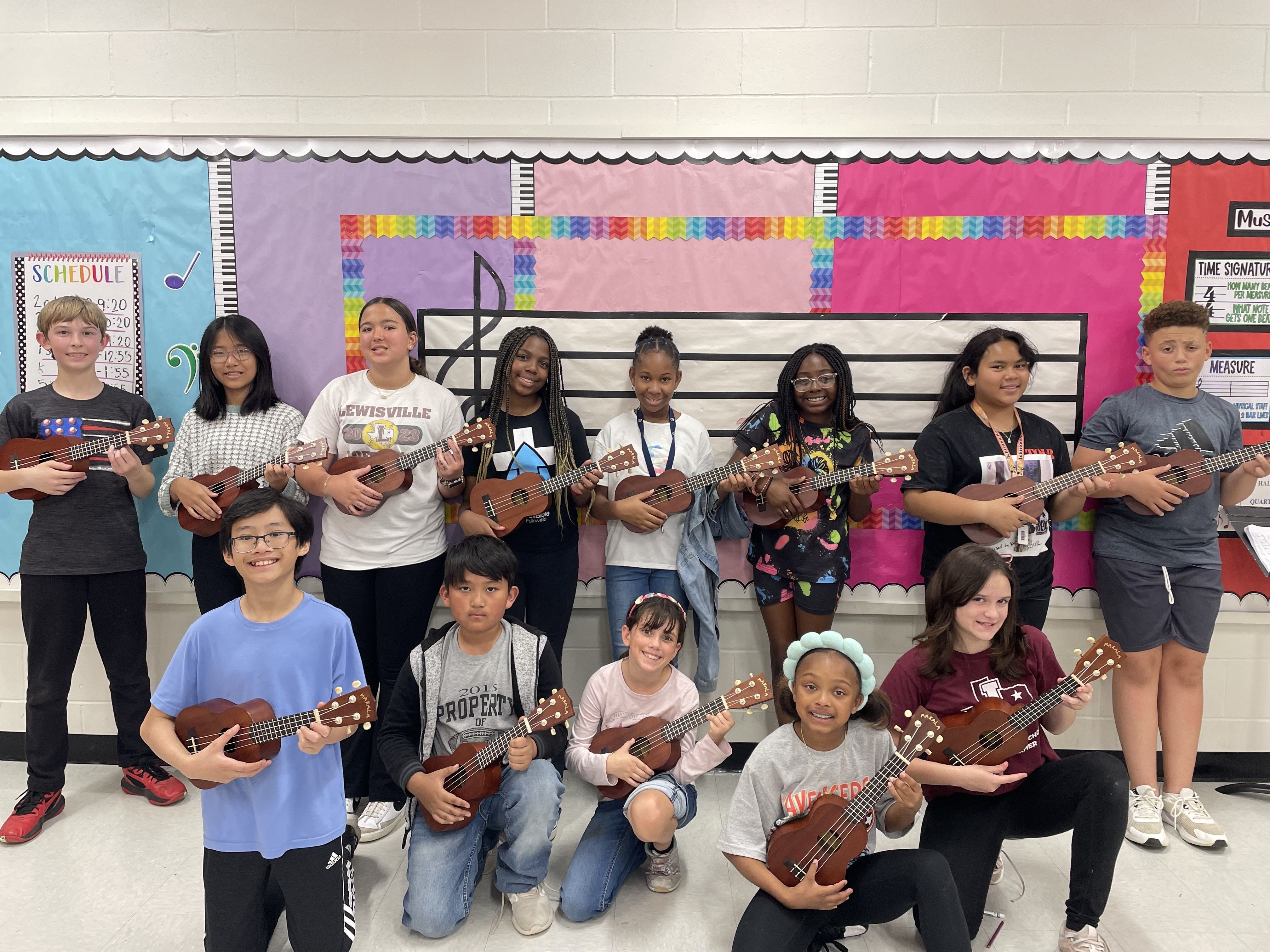 Students-at-Parkway-Elementary-With-Ukeleles