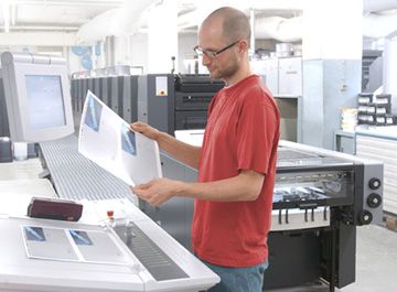 Heidelberg SM-52 5 color with Aqueous Coater