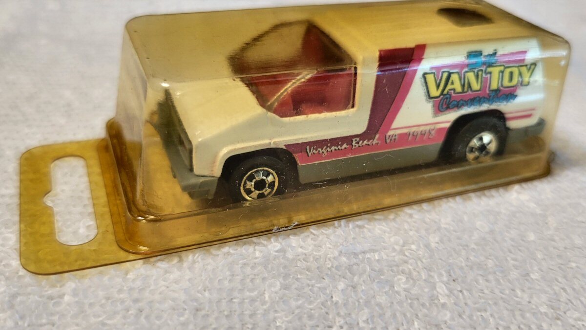5th Van Toy Convention - 1:64 scale