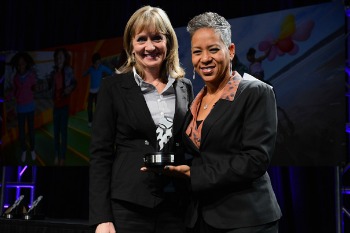 Omaha Tennis Buddies Awarded National USTA Community Community Service Award!