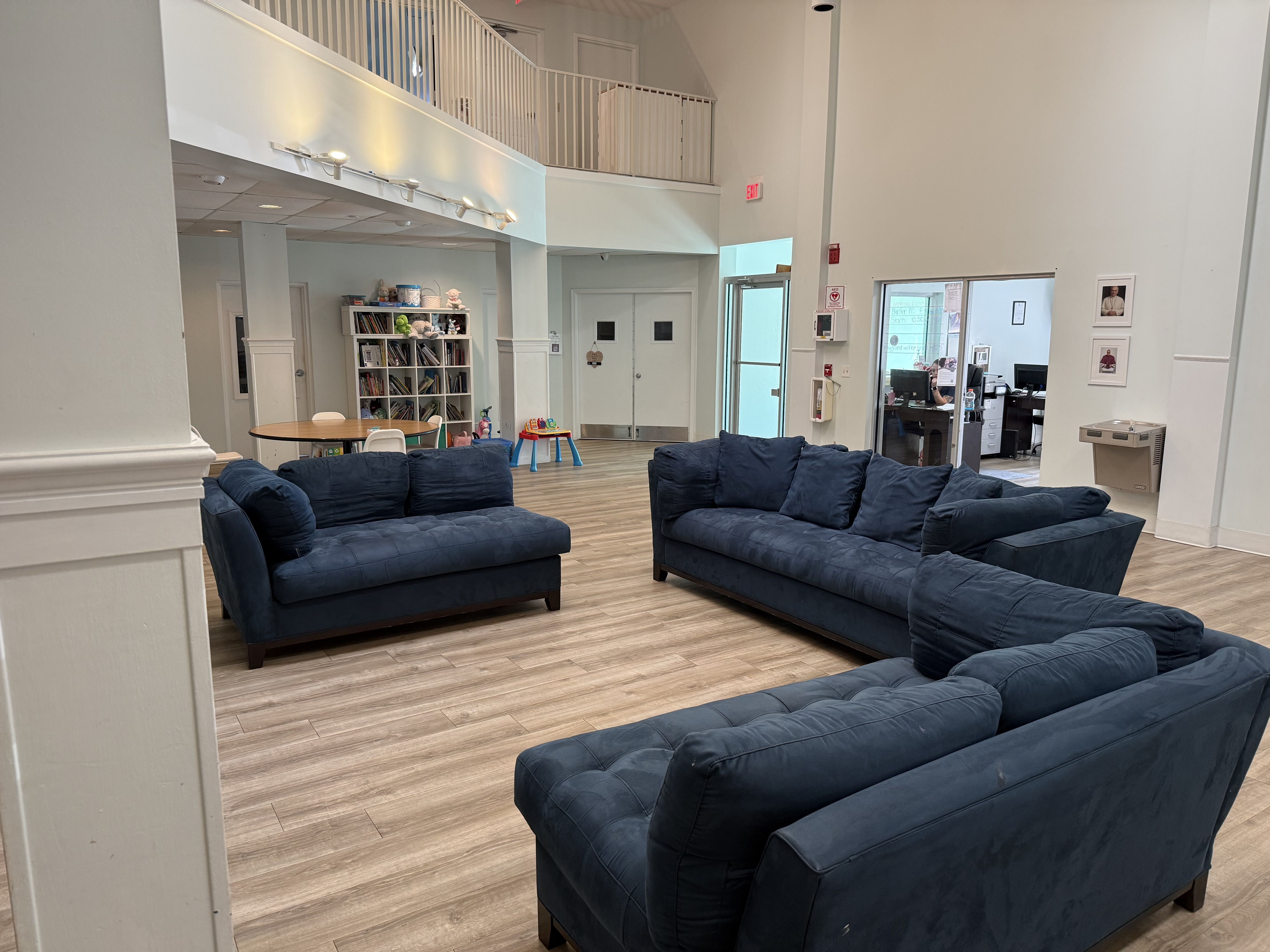 Samaritan Center Receives Generous Furniture Donation Through Partnership with USCRI