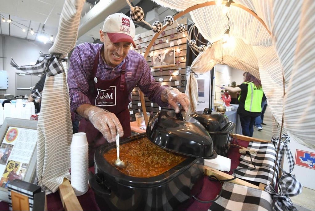 Bryan-College Station turns out for 50 Men Who Can Cook fundraiser