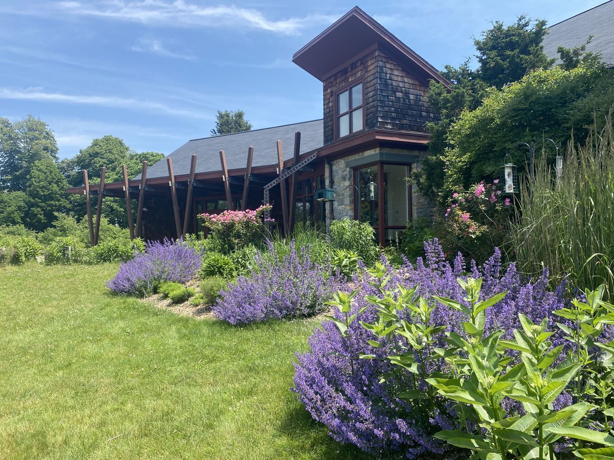 Nature Center and Aquarium from the back lawn