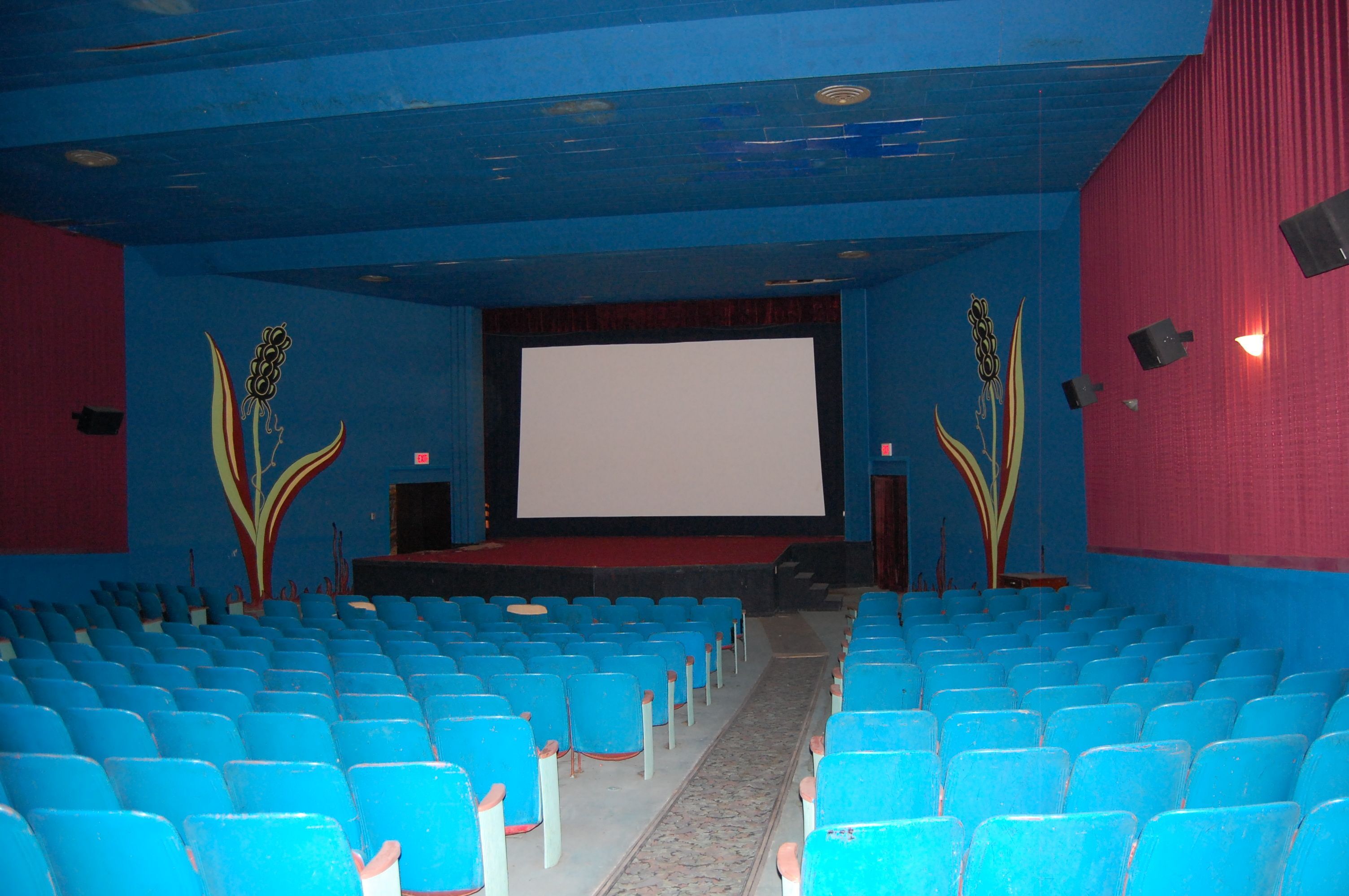 Neligh, New Moon Community Theater